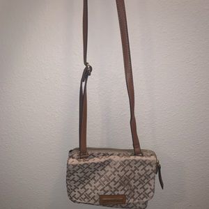 Tommy hilfiger crossbody
